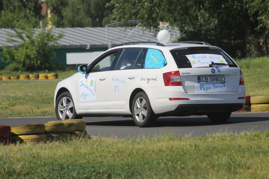 Oni kochają smerfne przygody...