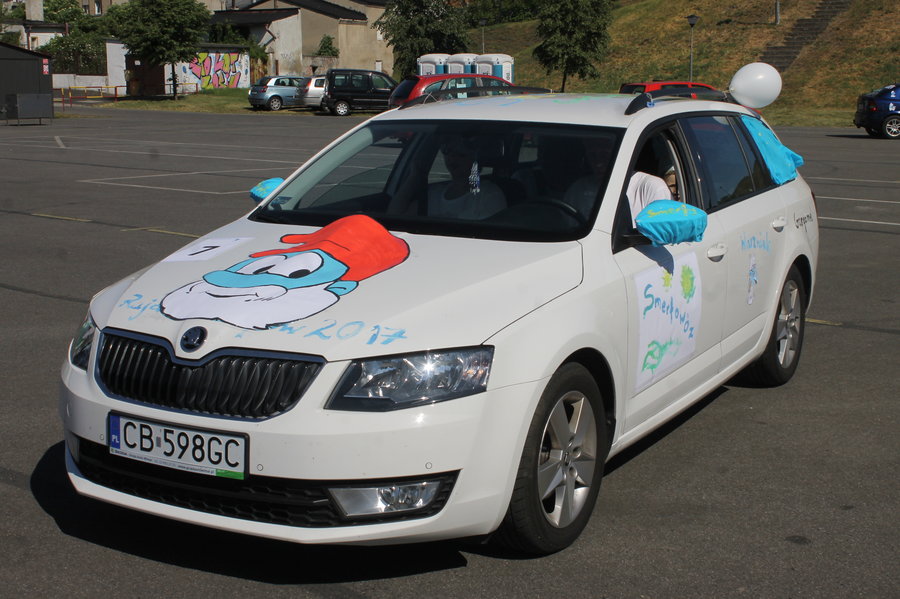 Oni kochają smerfne przygody...