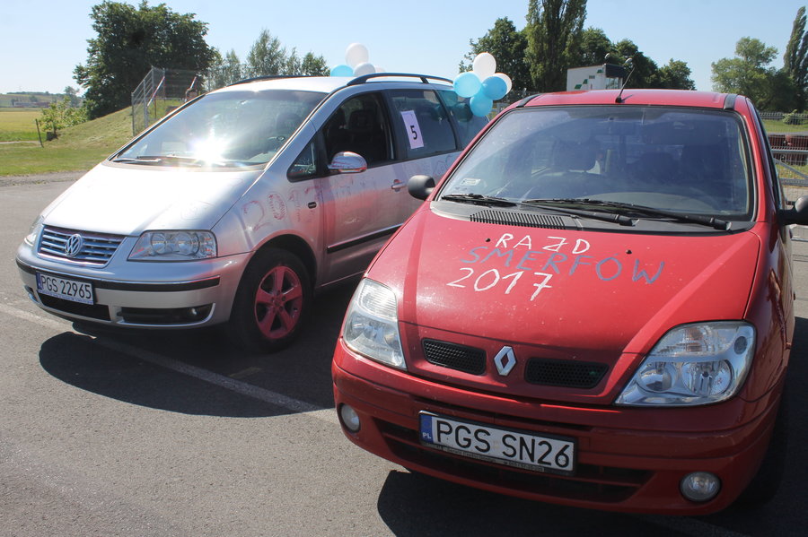 Oni kochają smerfne przygody...