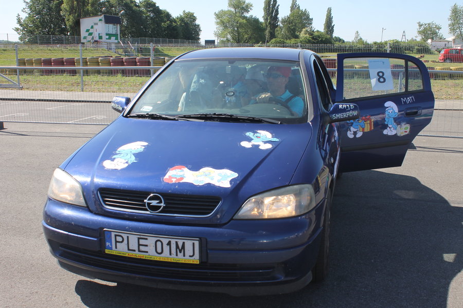 Oni kochają smerfne przygody...