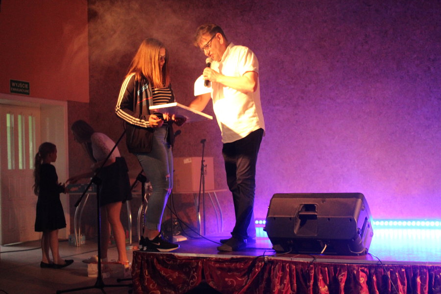 Uciekli z Rozmusem przed deszczem