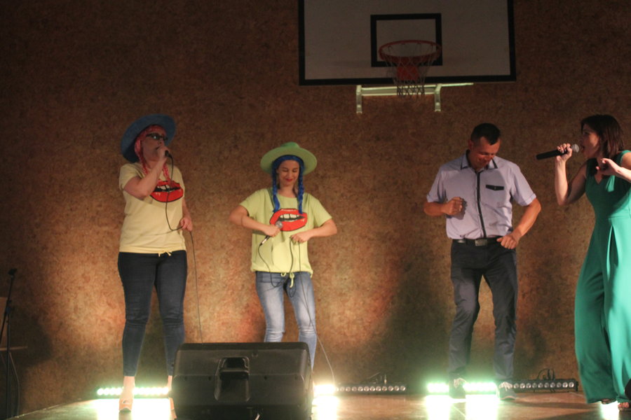 Uciekli z Rozmusem przed deszczem