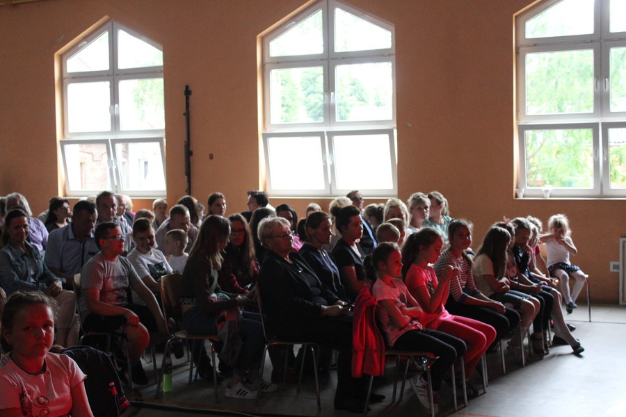 Uciekli z Rozmusem przed deszczem