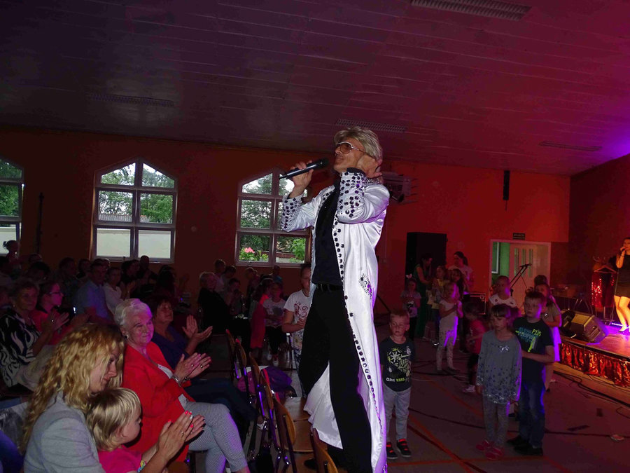 Uciekli z Rozmusem przed deszczem