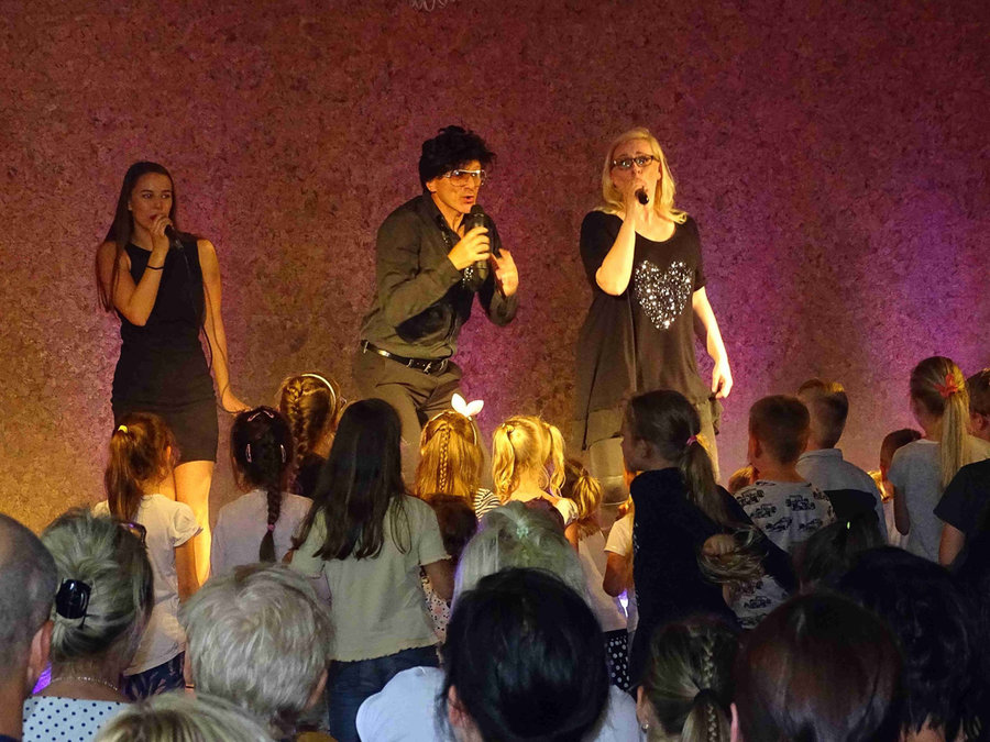 Uciekli z Rozmusem przed deszczem