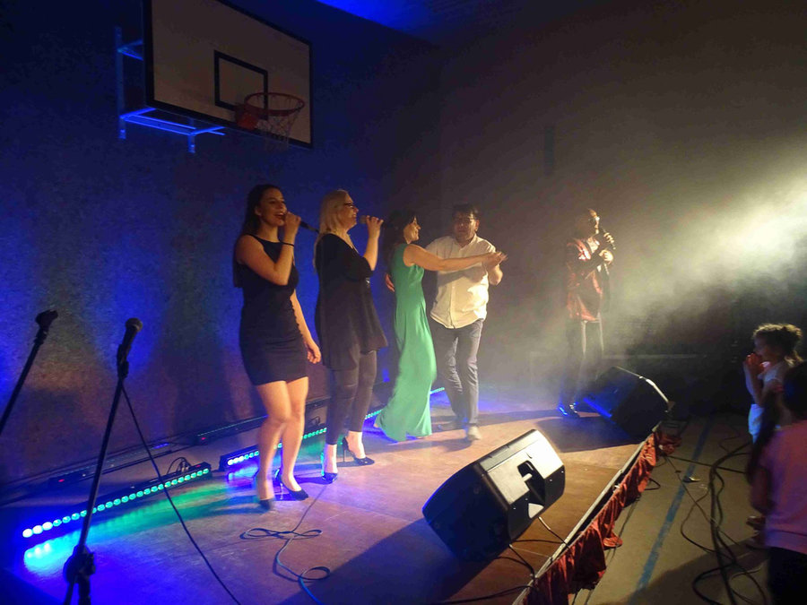 Uciekli z Rozmusem przed deszczem