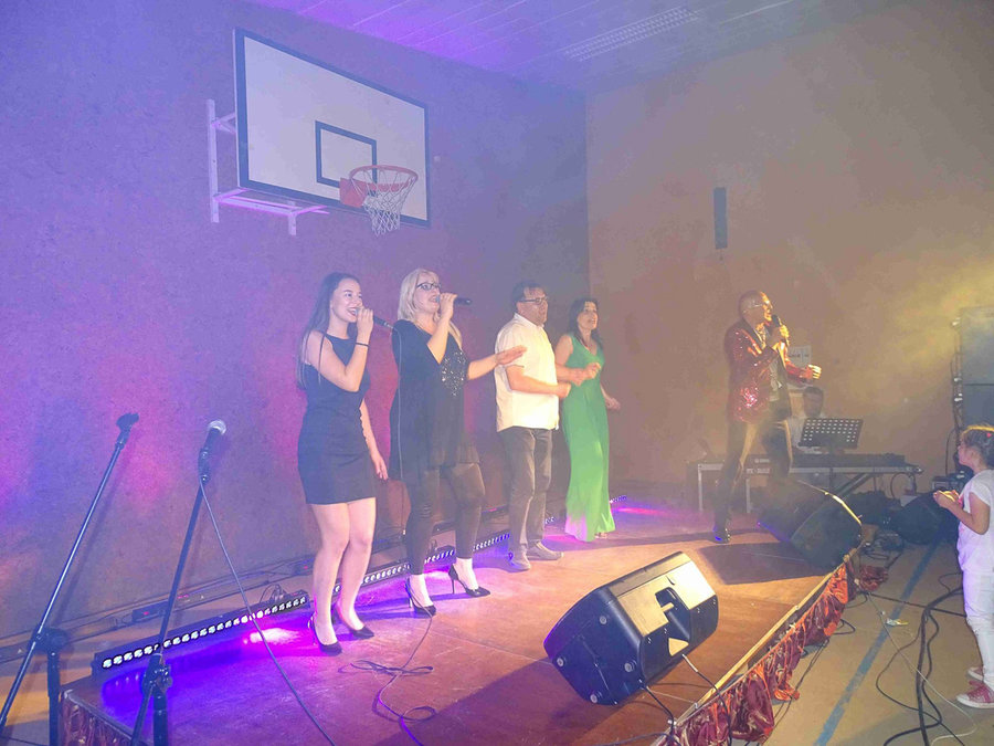 Uciekli z Rozmusem przed deszczem