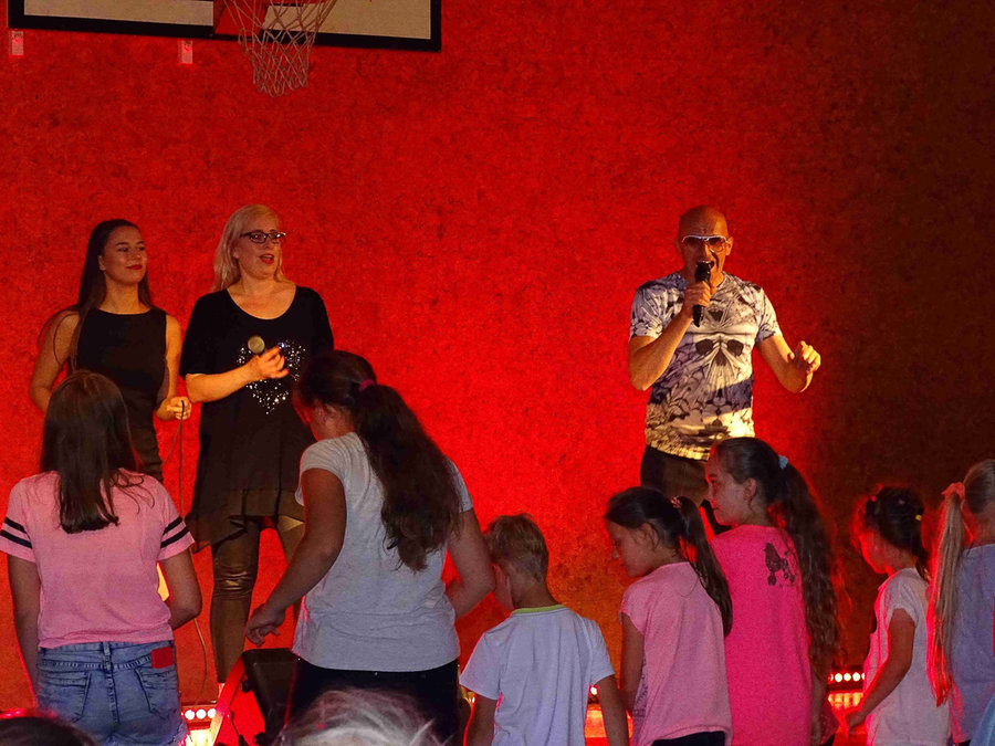 Uciekli z Rozmusem przed deszczem