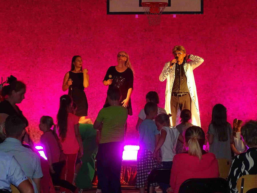 Uciekli z Rozmusem przed deszczem