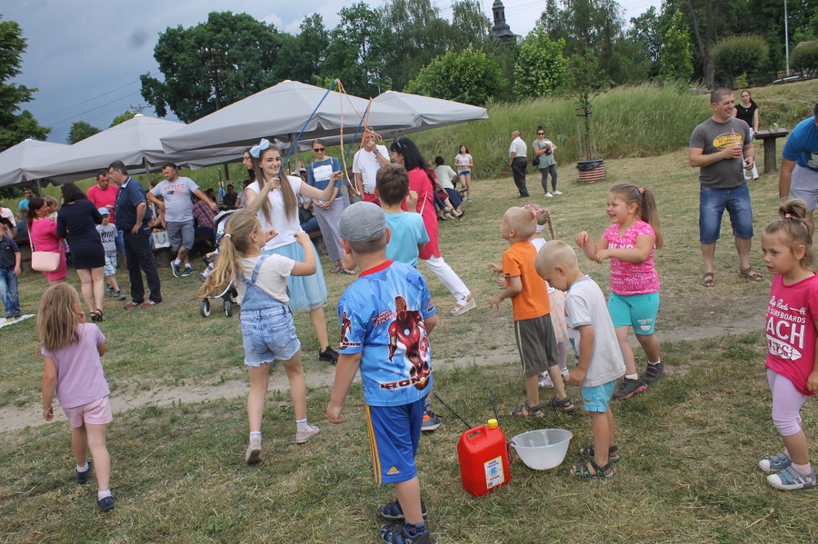 Dobrą zabawę przerwała ulewa