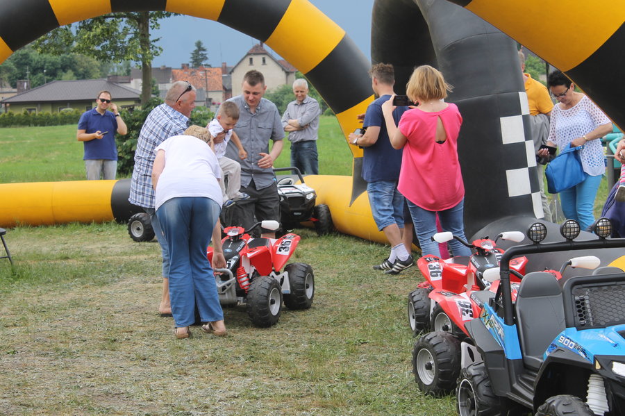 Dobrą zabawę przerwała ulewa