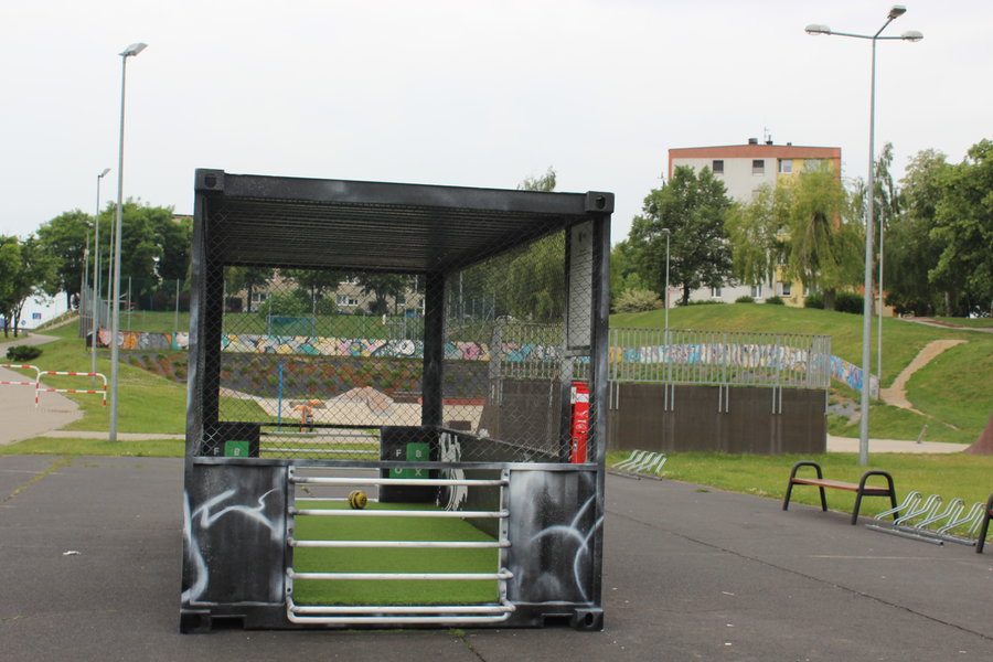 Mobilne boisko na wałach