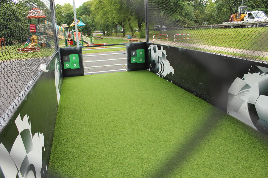 Mobilne boisko na wałach