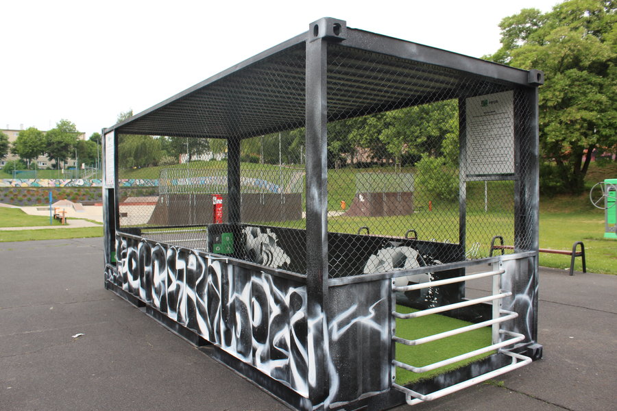 Mobilne boisko na wałach