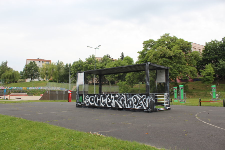 Mobilne boisko na wałach