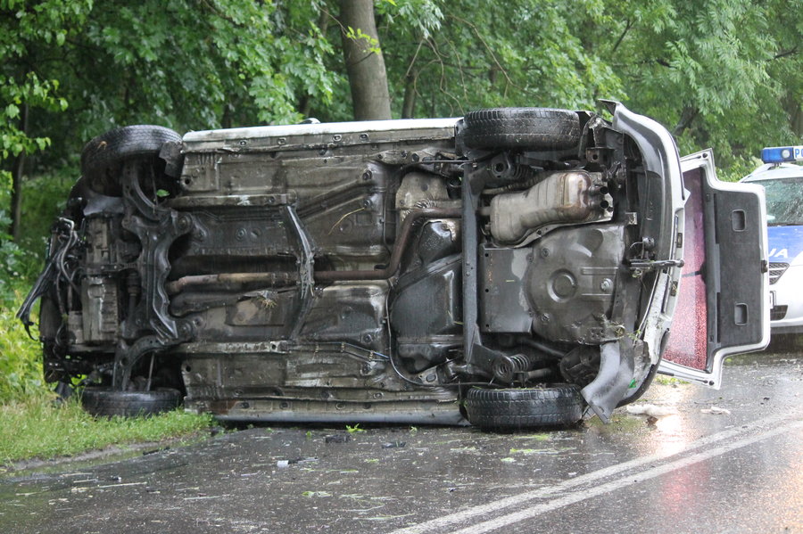 Wypadek w Szelejewie. Kierowca w ciężkim stanie