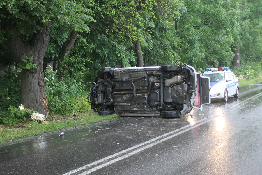 Wypadek w Szelejewie. Kierowca w ciężkim stanie