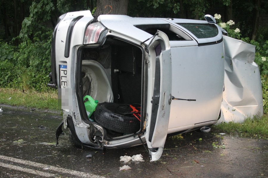 Wypadek w Szelejewie. Kierowca w ciężkim stanie