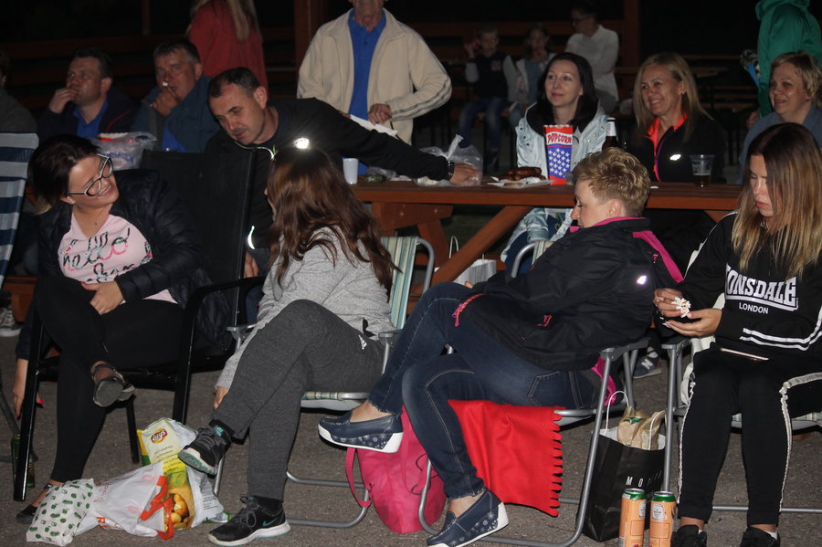 Nocne kino w Stanicy u Potworowskich