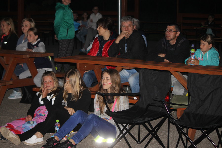 Nocne kino w Stanicy u Potworowskich