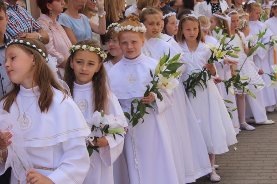 Procesja przeszła ulicami Gostynia - film