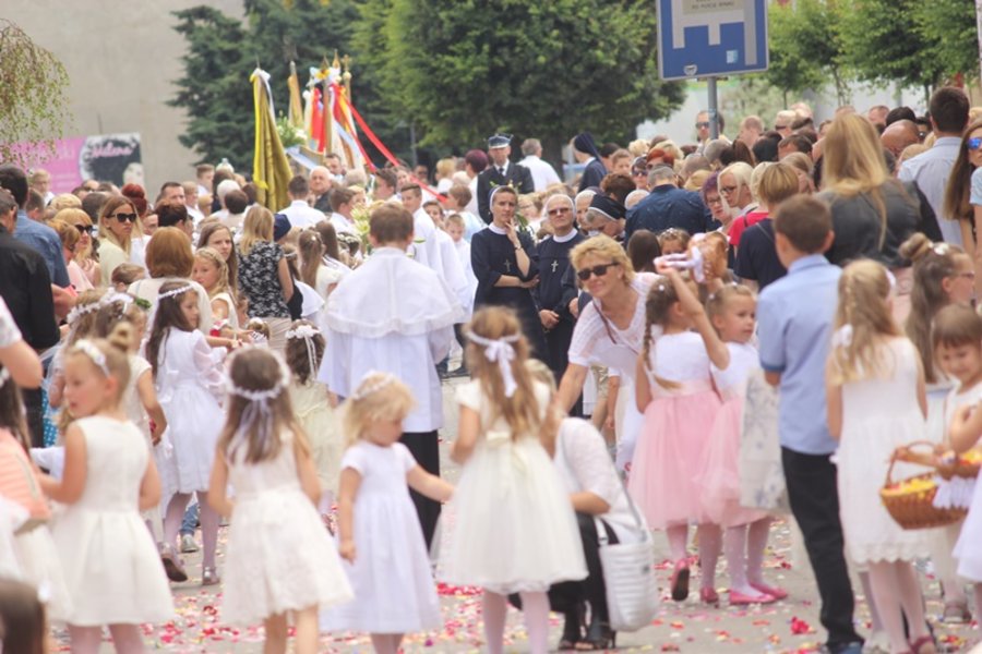 Procesja przeszła ulicami Gostynia - film