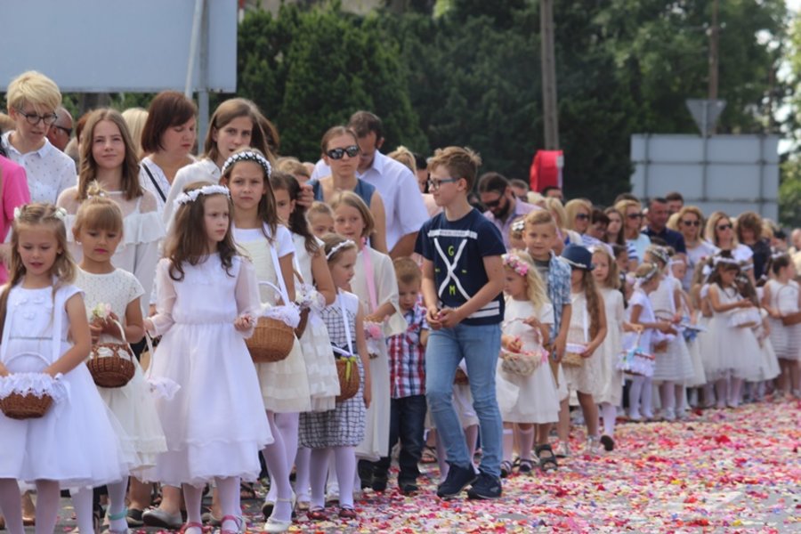 Procesja przeszła ulicami Gostynia - film