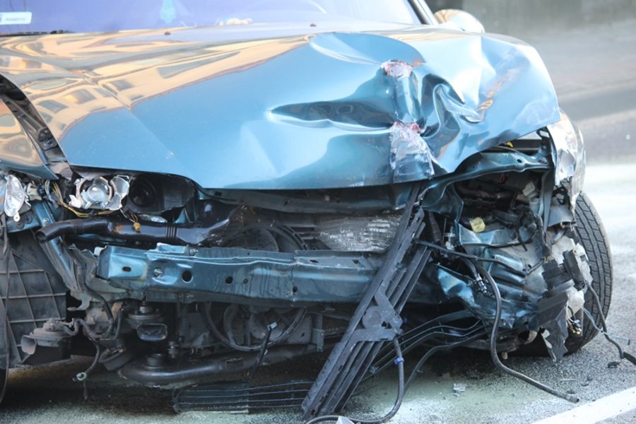 Porzucił auto i uciekał pieszo. Był pijany