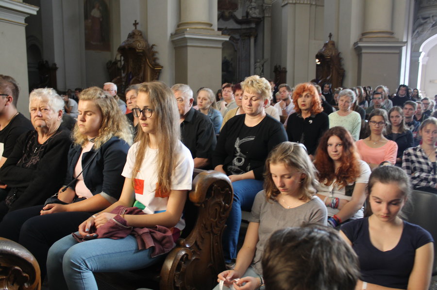 Setki młodych na Świętej Górze