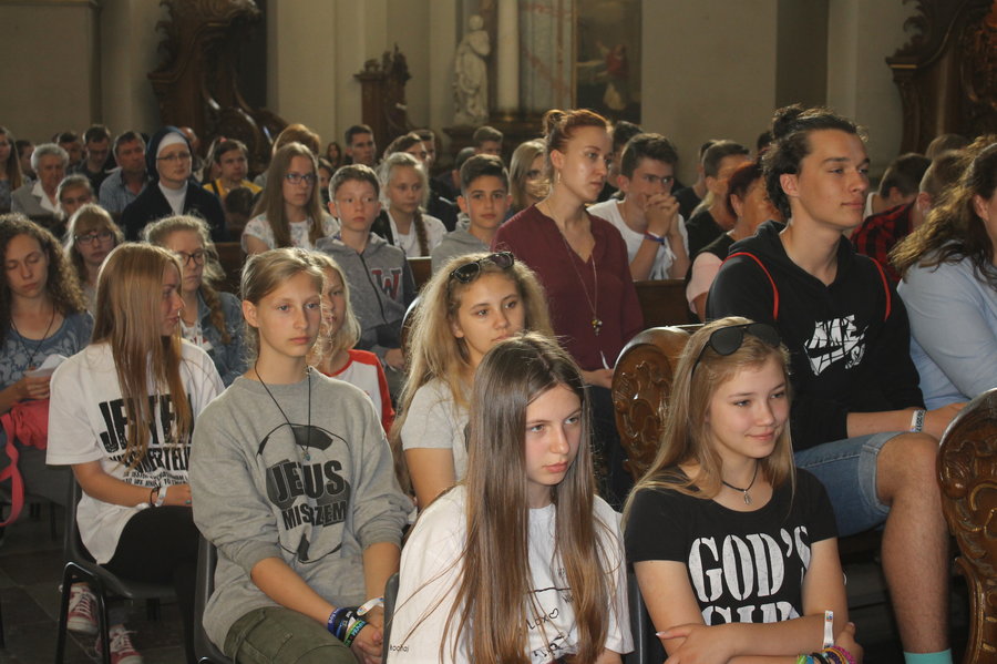 Setki młodych na Świętej Górze