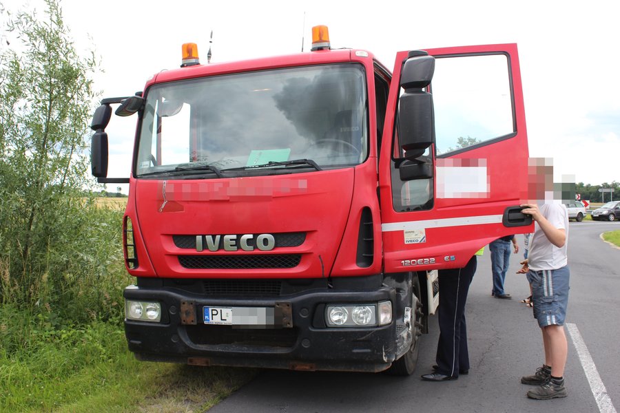 Poszkodowany kierowca i dziecko