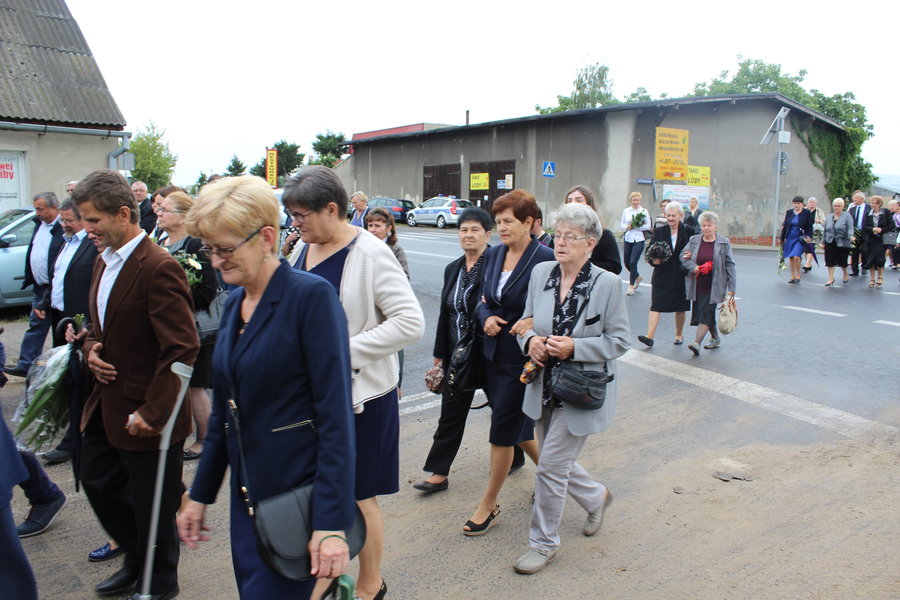 Tłumy żegnały księdza
