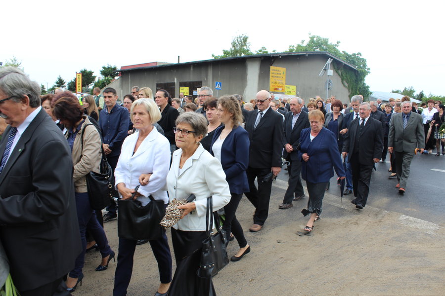 Tłumy żegnały księdza