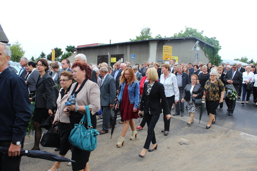 Tłumy żegnały księdza