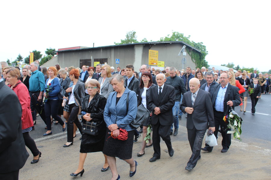 Tłumy żegnały księdza