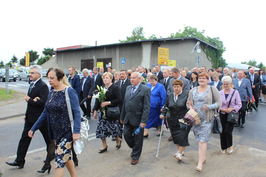 Tłumy żegnały księdza