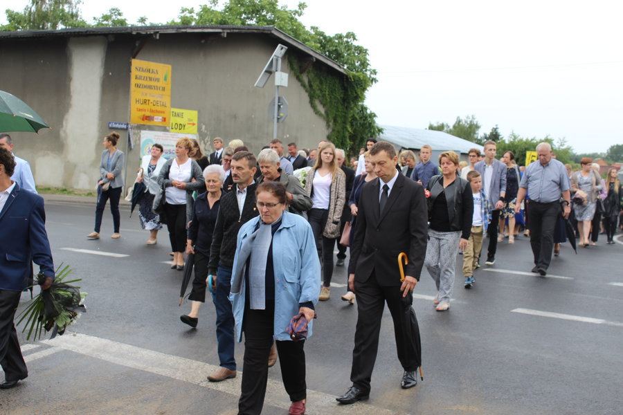 Tłumy żegnały księdza