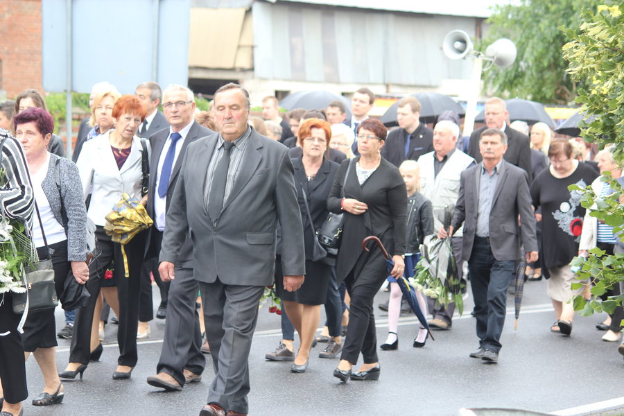 Tłumy żegnały księdza