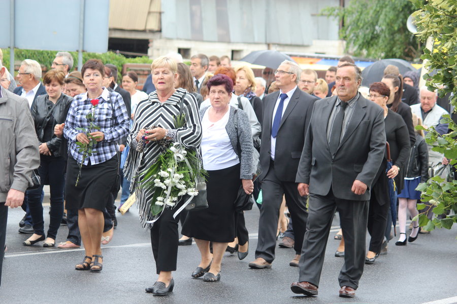 Tłumy żegnały księdza