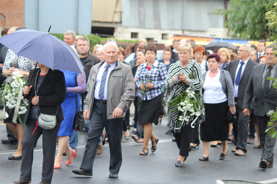 Tłumy żegnały księdza