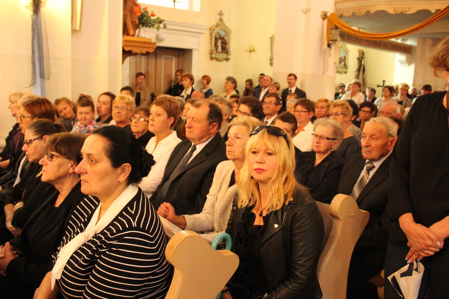 Tłumy żegnały księdza