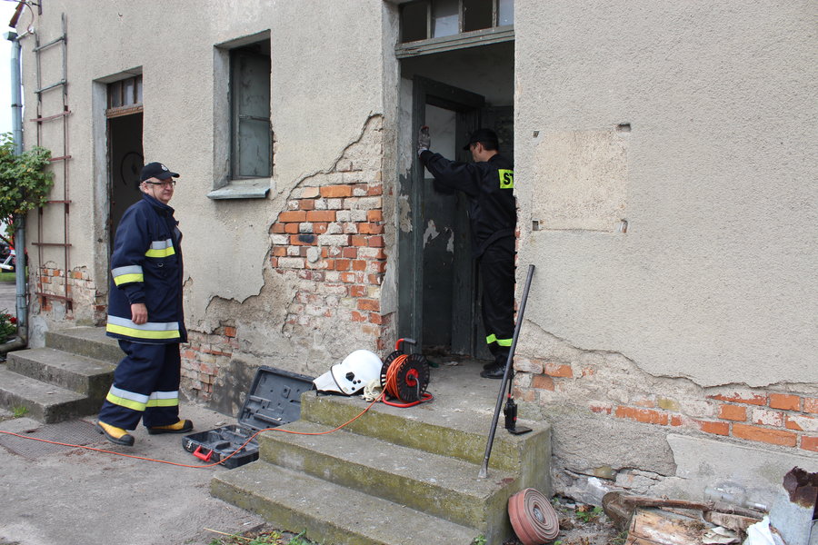 Niecodzienna akcja. Strażacy uratowali kota