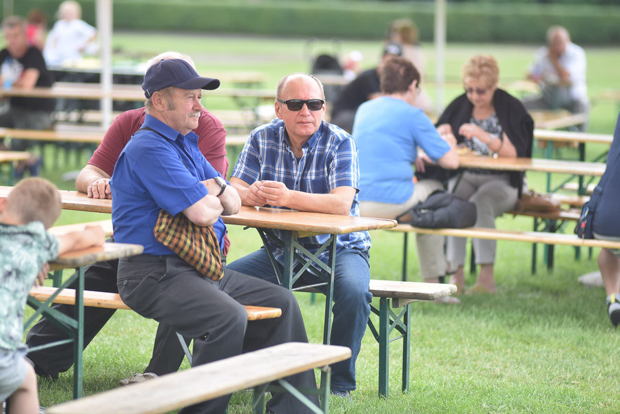 Parafiada ściąga całe rodziny (FILM i FOTO)