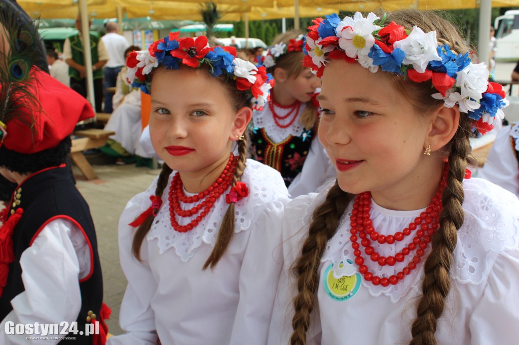 Spódnice zawirowały na parkiecie