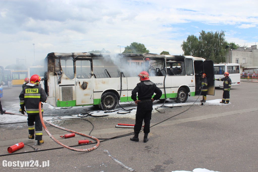 Na dworcu PKS w Gostyniu spłonął autobus