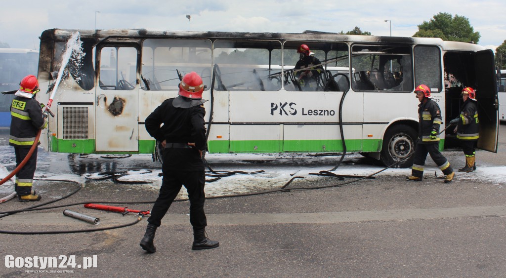 Na dworcu PKS w Gostyniu spłonął autobus