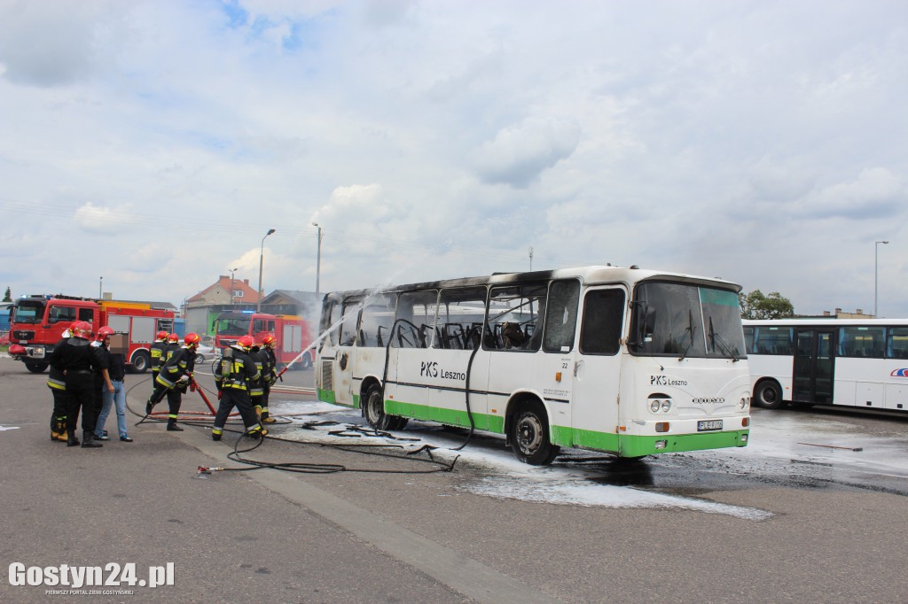 Na dworcu PKS w Gostyniu spłonął autobus