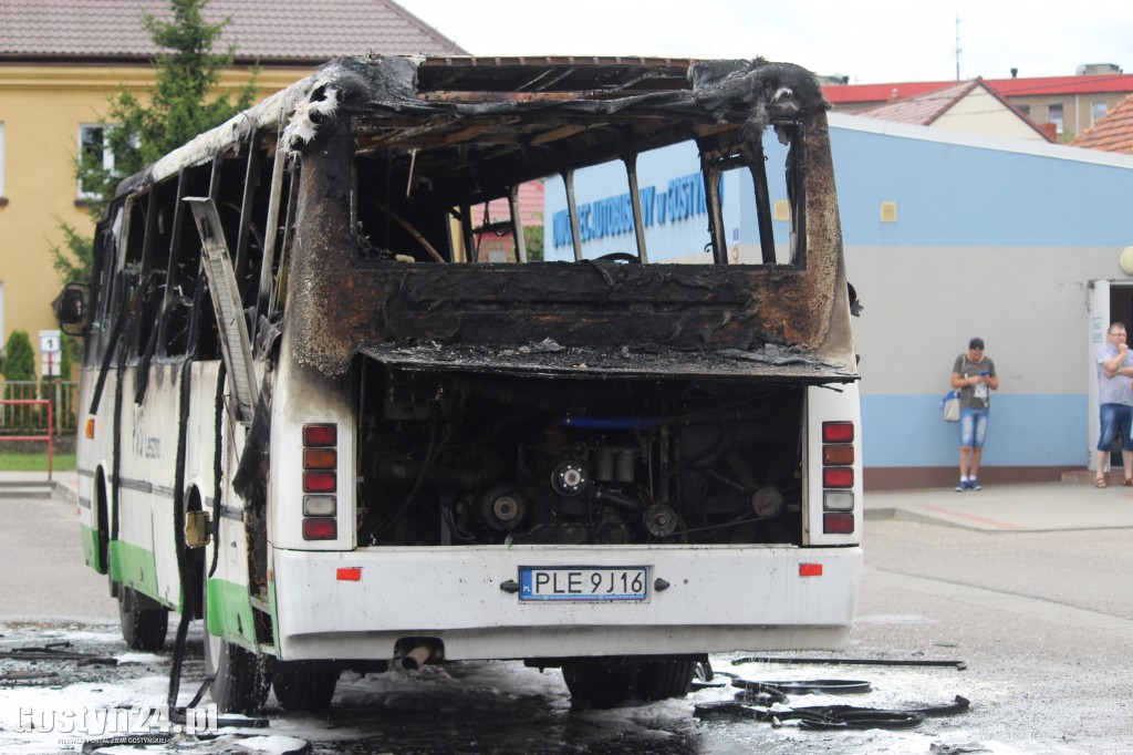 Na dworcu PKS w Gostyniu spłonął autobus
