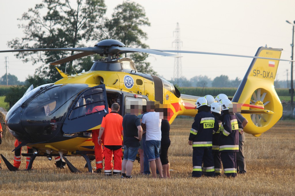 Spadł z dachu, wezwano helikopter LPR