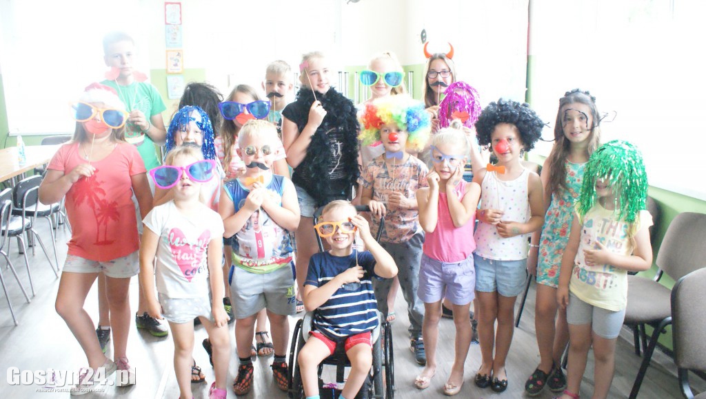 Dwutygodniowe wakacje dla ponad 300 dzieci